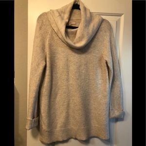 An Taylor loft swoop turtle neck